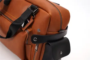 Borsa da viaggio vintage in pelle marrone da uomo borsa a tracolla retrò vista dettagli