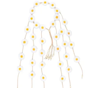 Fascia per capelli con margherite boho e nappe di fiori, accessorio ideale per le vacanze.