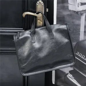 Borsa ventiquattrore in pelle nera per uomo, grande borsa per computer da lavoro e viaggi.