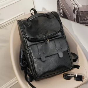 Zaino vintage in pelle nera classica da uomo, elegante borsa casual da viaggio e scuola.