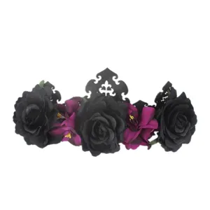 Detail de bandeau de cheveux de rose noire gothique avec decoupe complexe pour fete.