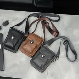 Retro heren verticale schoudertas voor telefoon, casual kleine tas met metalen sluiting.