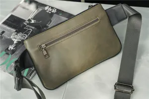 Men's streetwear chest bag stylish retro fanny pack casual crossbody shoulder bag for men.