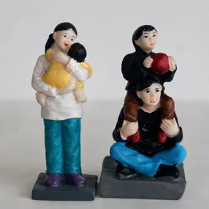 Resin Family Figurine Sand Tray Toys Father Mother Children Character Sculpture Desktop Ornament Home Decor Crafts