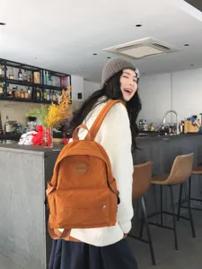 Casual waterdichte rugzak voor dames en heren, grote schooltas voor dagelijkse reizen.
