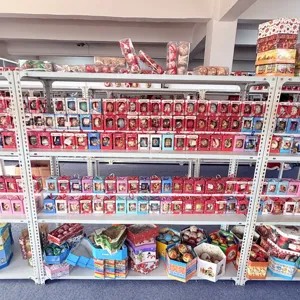 Sortierte Weihnachtsbaumkugeln und Schneemann Hängend Dekoration Großhandel Set