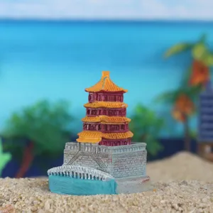 Miniature pagode chinoise classique modèle de bâtiment résine décoration de bureau paysage de sable.