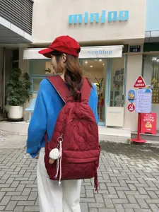 Nouveau Sac à Dos Matelassé 2025 Rembourré pour Loisirs et Étudiants en Rouge Vif