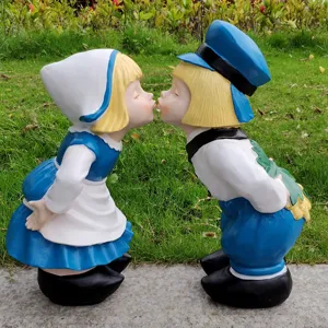Cute kissing boy and girl garden statue, European style resin outdoor courtyard ornament.