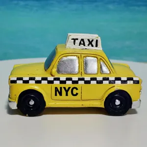 New York yellow taxi car model business card holder desk decor toy miniature vehicle