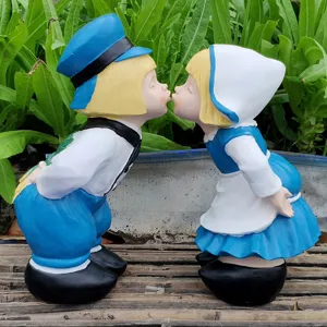 Cute couple garden statue sweet kissing resin figurine for outdoor yard patio home decor.