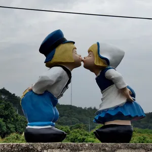 European style sweethearts couple garden statue resin ornament for outdoor park yard home decor
