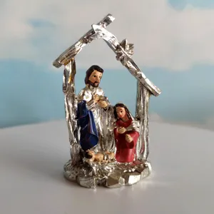 Statuetta Presepio in Resina Sacra Famiglia Gesu Mangiatoia Dettaglio Decorazione
