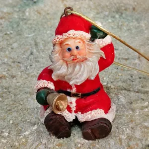 Resin Santa Claus figurine pendant miniature micro landscape decoration ornament toy.