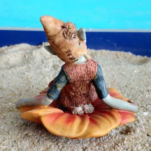 Resin troll figurine sandplay toy goblin elf fantasy sculpture desktop home decor ornament