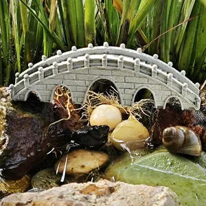 Miniature resin arch bridge ornament for fish tank aquarium landscape and tea tray decoration.