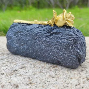 Black and gold memorial grave rose prop resin decorative ornament for outdoor garden home decor