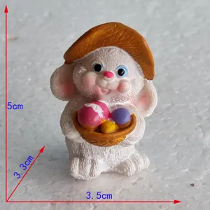 Statuetta in resina con coniglietto di Pasqua e cestino di uova decorazione micro paesaggio