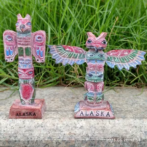 Miniature resin totem pole sculpture psychological sandbox game souvenir desktop decoration