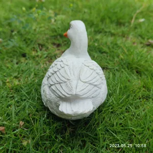 Cute white duck garden figurine resin animal sculpture for home courtyard tabletop decor