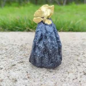 Memorial grave ornament resin stone dark base gold flower decoration outdoor display piece