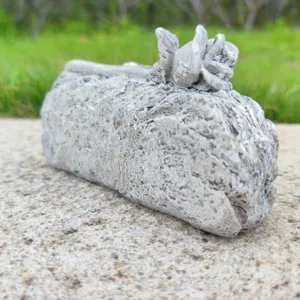 Resin memorial graveyard prop halloween decoration mourning commemorative outdoor ornament style.