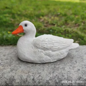 White duck garden sculpture resin ornament cute animal statue for home and yard decor