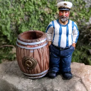 Miniatur Harz Kapitän Figur Stifthalter, süße maritime Matrose Desktop Deko Artikel.