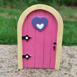 Puerta de hada de resina miniatura adorno de jardín estilo europeo puerta de arco corazón rosa