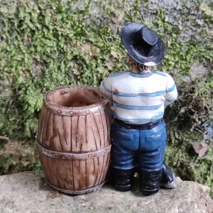 Miniatur Matrose Kapitän Figur mit Fass Harz Ornament für Tischdekoration Garten Mikrolandschaft