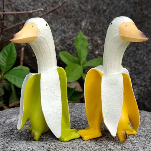 Creative banana duck resin ornament, cute cartoon animal desktop decor for home and gift.