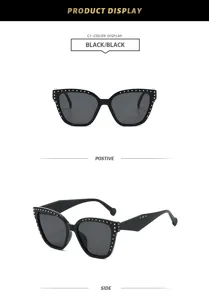 Gafas de sol geométricas retro de montura grande con tachuelas para mujer estilo callejero.