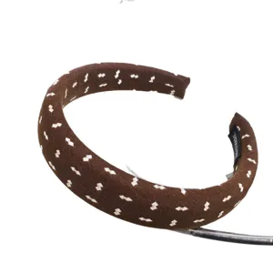 Serre-tête en velours marron style coréen avec motif géométrique, accessoire élégant.