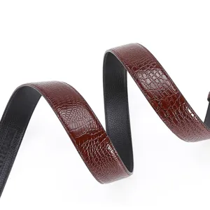 Brauner Herren Ledergürtel mit Krokodilmuster, stilvoller Business Gürtel für elegante Herren.
