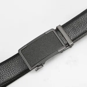 Stilvoller automatischer Ledergürtel für Herren mit Legierungsschnalle, robuster Taillengürtel.