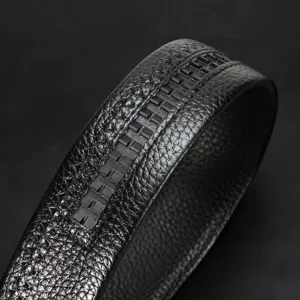 Ceinture en cuir véritable noir pour homme avec motif élégant accessoire d'affaires.