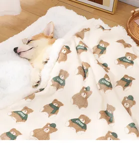 Gemütliche Haustier-Schlafmatte für Hunde und Katzen, weiche Plüschdecke mit Bären-Design.