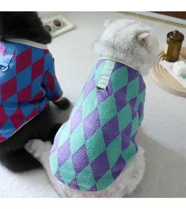 Pull pour chat à motif argyle automne hiver, vêtement chaud pour animal avec anneau de laisse.