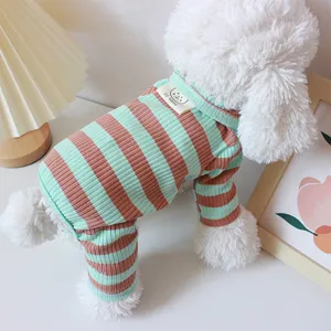 Lindo pijama a rayas de cuatro patas para perros, ropa de casa transpirable para cachorros.