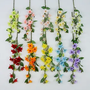 Ghirlande di fiori artificiali sospesi, rami di gelsomino in seta per decorazioni domestiche.
