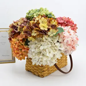 Ramo de flores de hortensia artificiales de estilo europeo con cesta tejida vintage