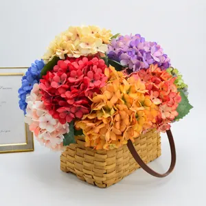 Ramo de flores de hortensia artificial con cesta tejida, arreglo floral vintage para hogar.