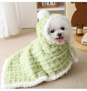 Simpatica coperta mantello in pile per animali domestici, calda mantellina invernale per cuccioli.