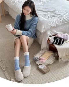Calcetines gruesos y calientes de vellon de coral a rayas para mujer invierno casa suelo dormir