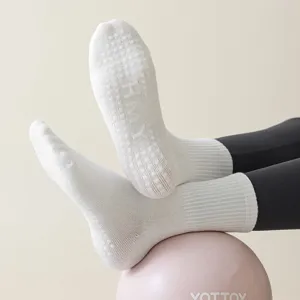 Chaussettes de Yoga Pilates Antidérapantes pour Femmes Mi-Hauteur Coton Antidérapant Fitness Danse Chaussettes de Sport Respirantes