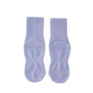 Chaussettes de yoga violet clair avec picots antidérapants en coton fitness sport