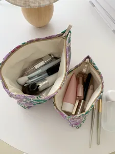 Retro French floral jacquard cosmetic bag large capacity makeup pouch set for travel daily use
