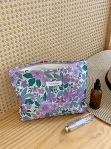 Vintage French floral jacquard cosmetic bag large capacity portable makeup pouch for travel wash storage