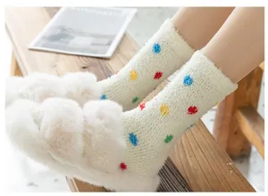 Calzini spessi in pile corallo bianco donna inverno caldi peluche pois calzini da pavimento