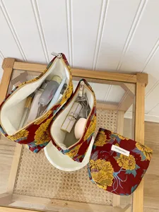 Vintage floral cosmetic bag set, large capacity travel makeup storage pouch for daily use.
